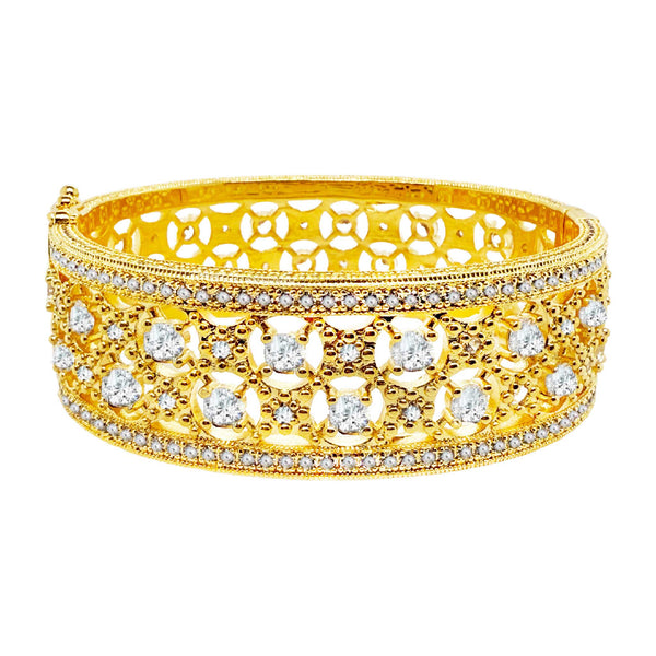 18 KGP Clear Florentine Cuff with Perimeter Stones